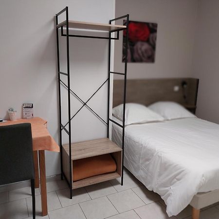 Hotel Le Petit Logis Beaumont-en-Véron Esterno foto