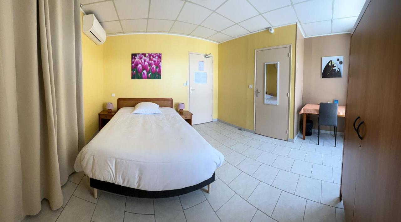 Hotel Le Petit Logis Beaumont-en-Véron Esterno foto