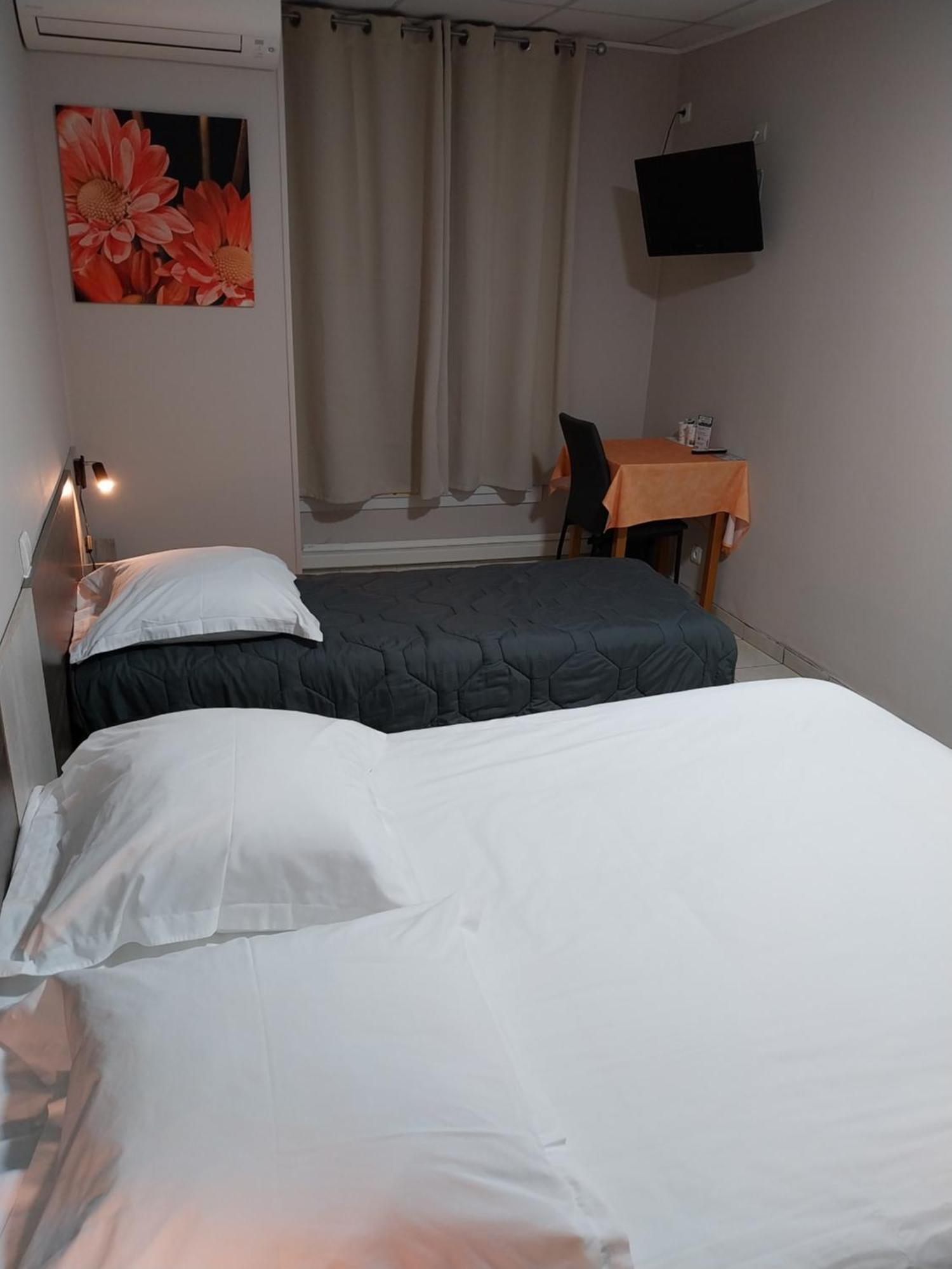 Hotel Le Petit Logis Beaumont-en-Véron Esterno foto