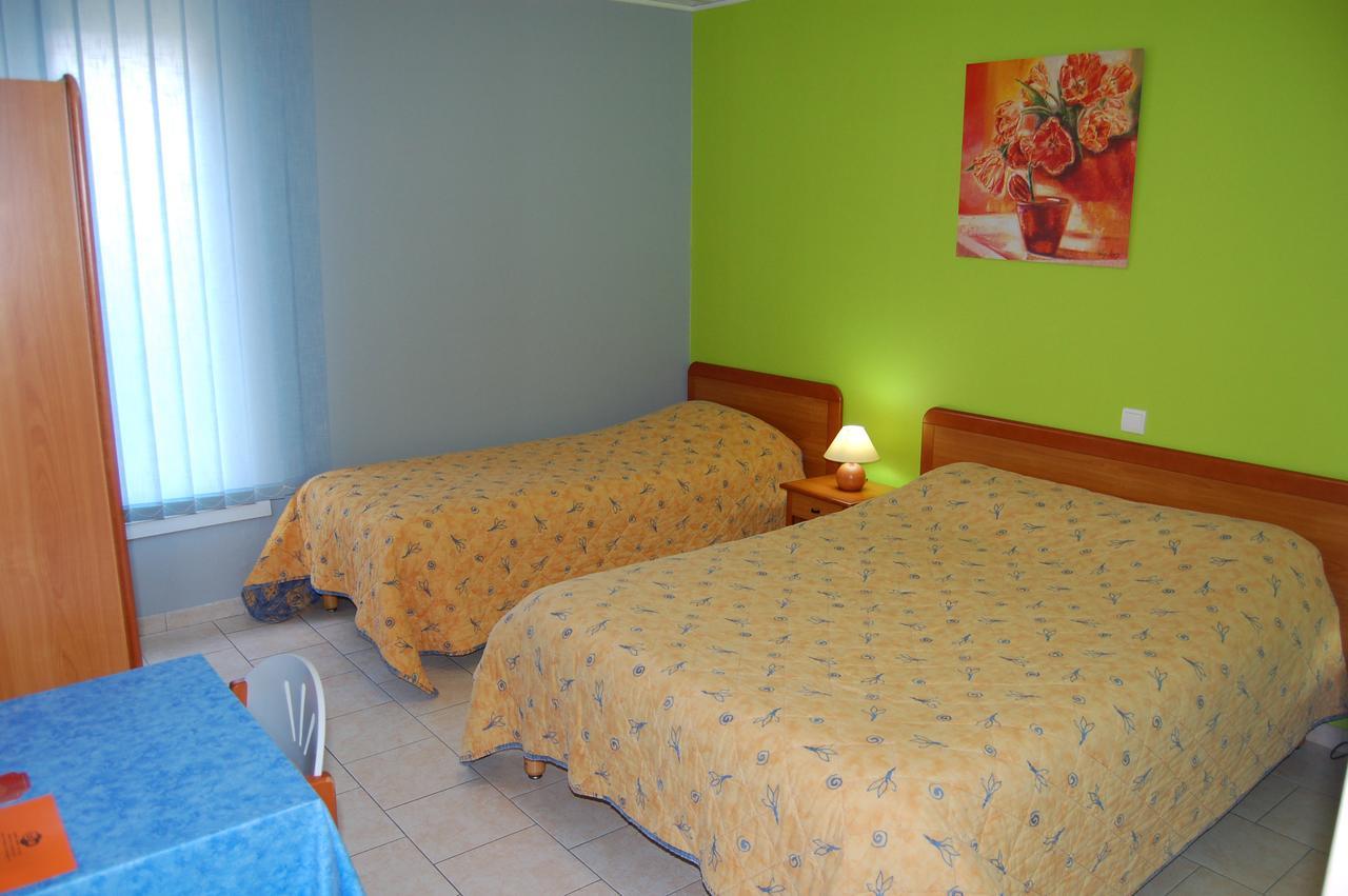 Hotel Le Petit Logis Beaumont-en-Véron Esterno foto